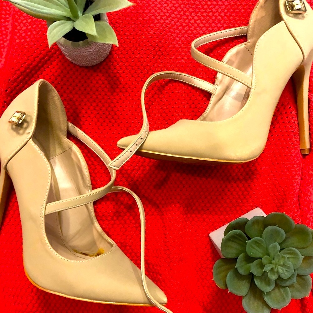 Show republic LA beige High heels size 7.5